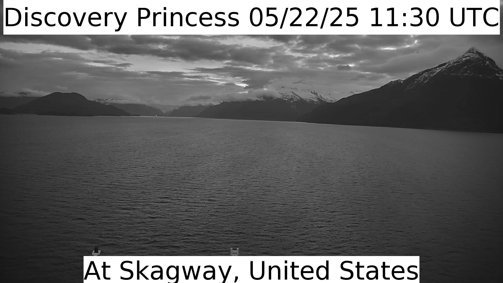 A live picture from the bridge of the Discovery Princess